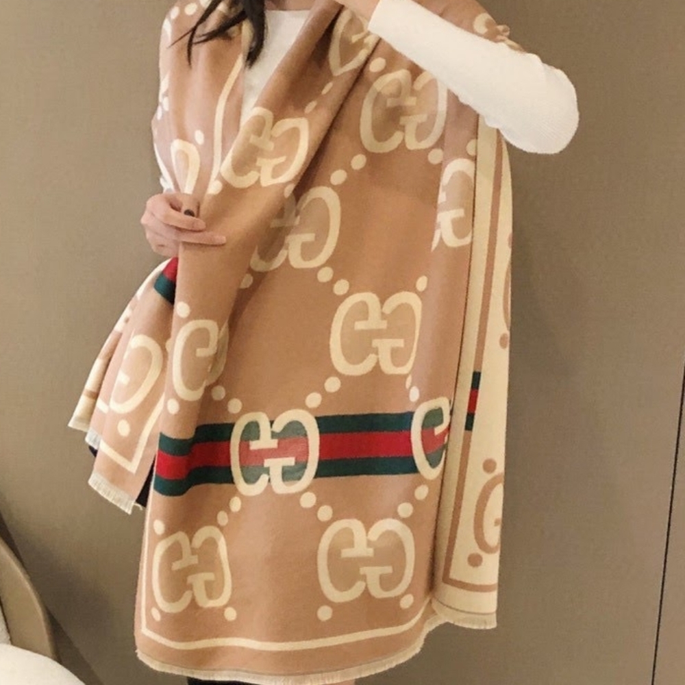 Gucci scarf